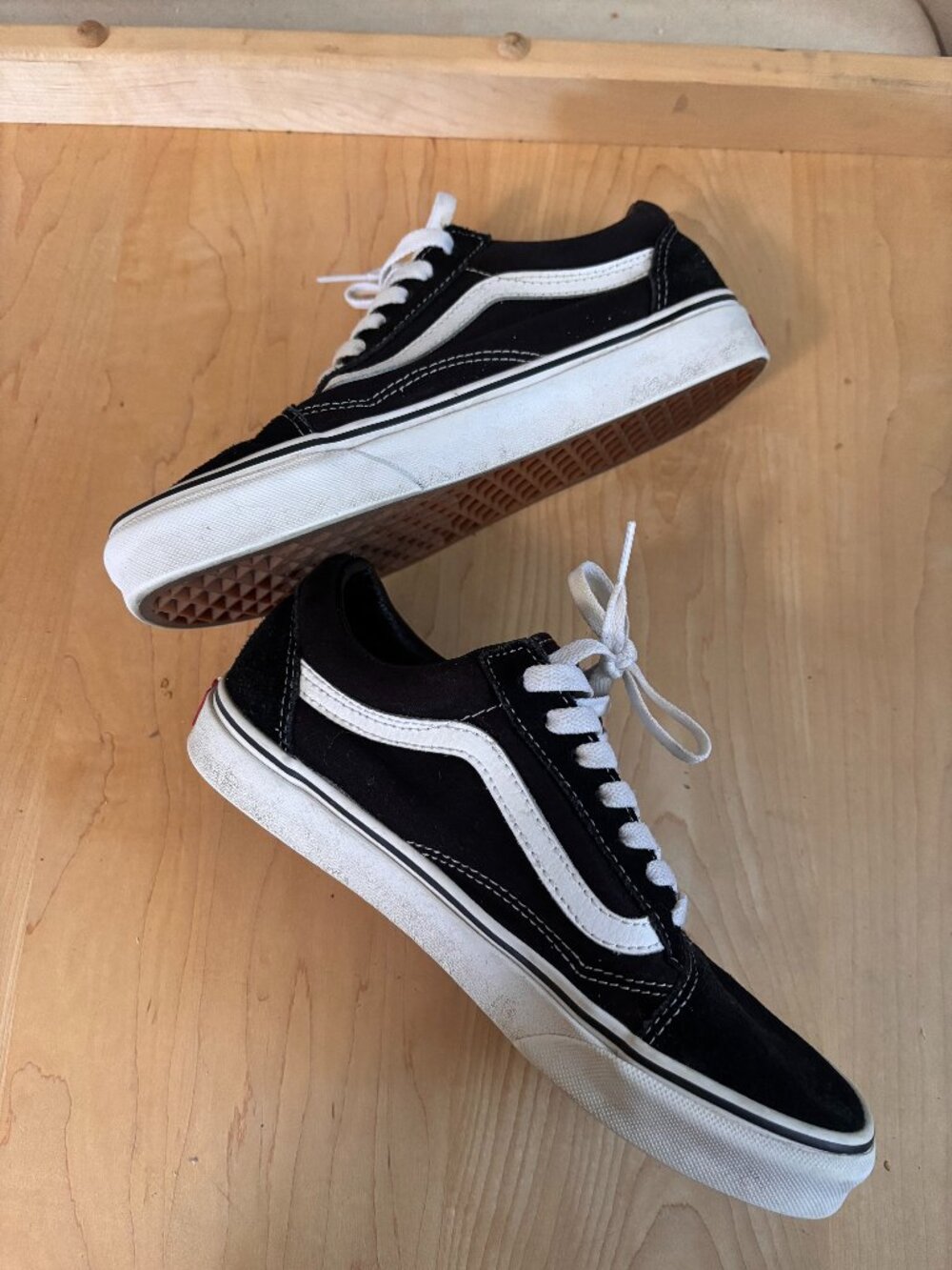 Classic Black and White Old Skool Vans - Picture 2 of 4